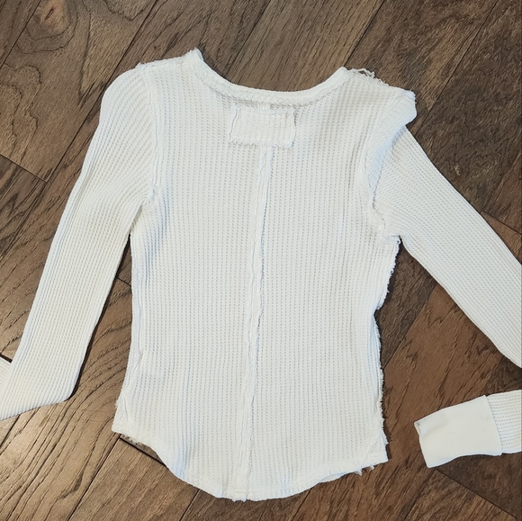 Free People Size Small Long Sleeve Thermal Top Worn 1x Smoke Free Home White - Picture 2 of 4